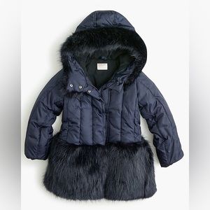 Girls' fur-trimmed puffer with eco-friendly PrimaLoft®         HAS BEEN WORN